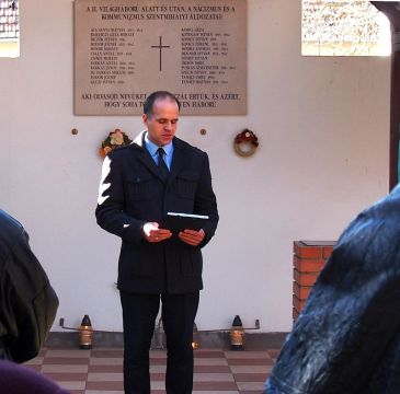 megemlékezés a diktatúrák áldozatairól